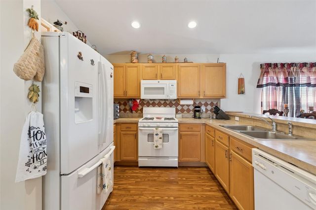 304 LAKE SUZANNE DRIVE, Lake Wales, FL 33859