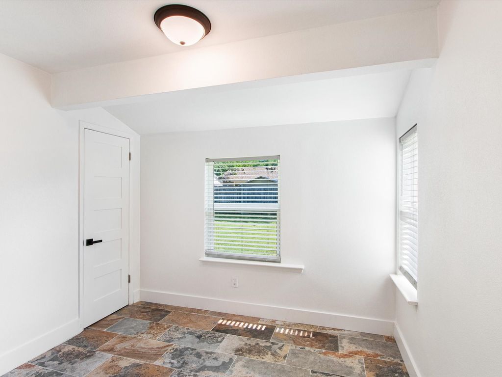 1213 Fairmont Street, Irving, TX 75062 — photo 4