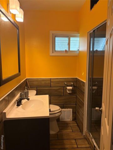 2832 Begole Street, Flint, MI 48504