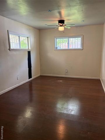 2832 Begole Street, Flint, MI 48504