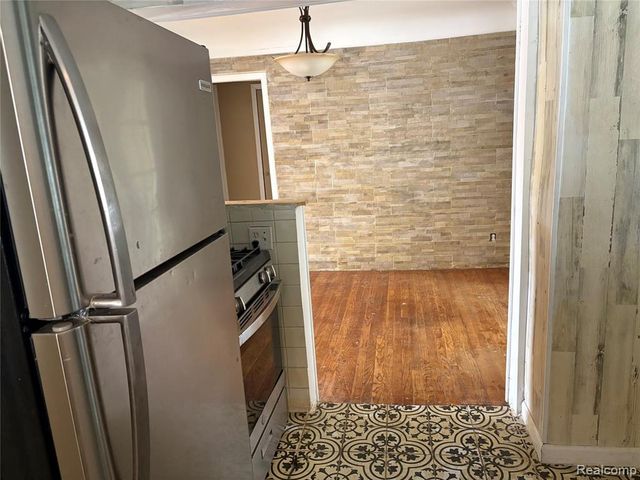 2832 Begole Street, Flint, MI 48504