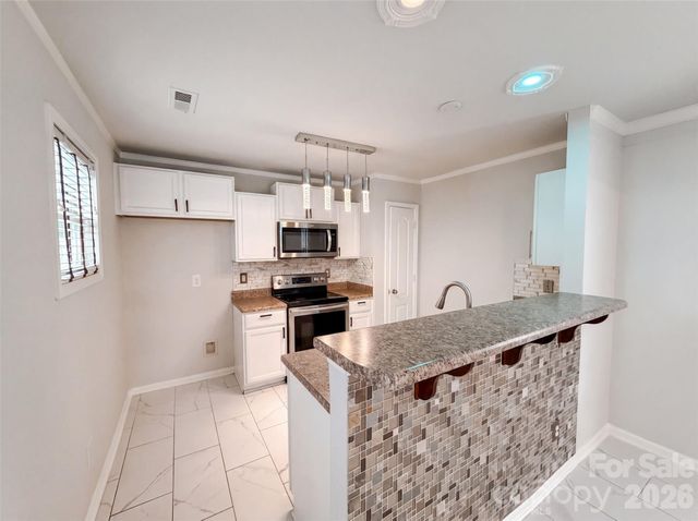 7329 Hidden Creek Drive, Charlotte, NC 28214