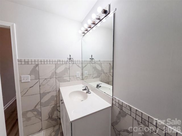 7329 Hidden Creek Drive, Charlotte, NC 28214