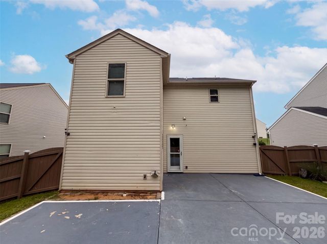 7329 Hidden Creek Drive, Charlotte, NC 28214