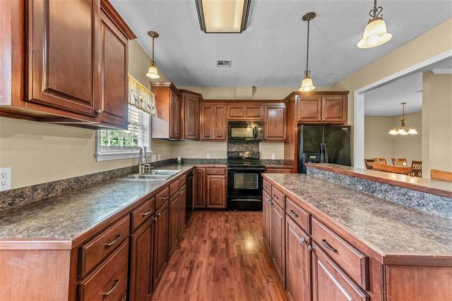 7792 Acadian Lane, Lake Charles, LA 70607