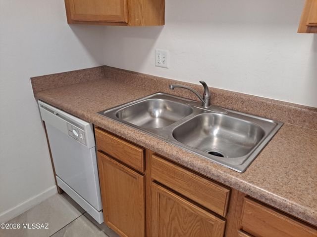 350 N Silverbell Rd Apt 40, Tucson, AZ 85745