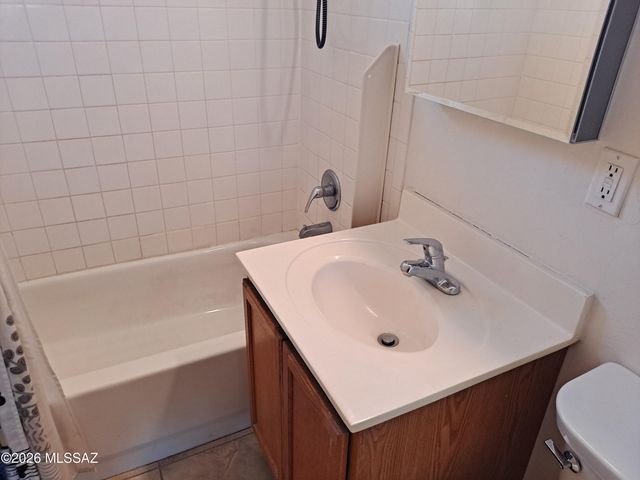 350 N Silverbell Rd Apt 40, Tucson, AZ 85745