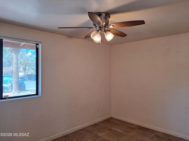 350 N Silverbell Rd Apt 40, Tucson, AZ 85745