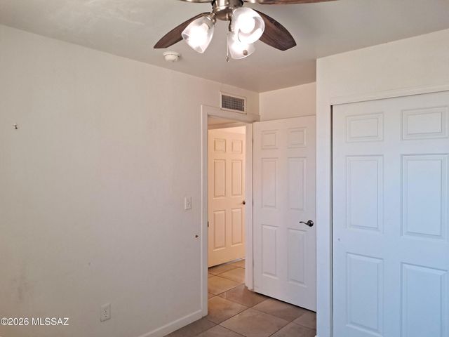 350 N Silverbell Rd Apt 40, Tucson, AZ 85745