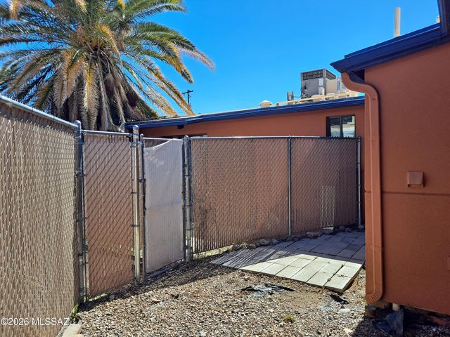 350 N Silverbell Rd Apt 40, Tucson, AZ 85745