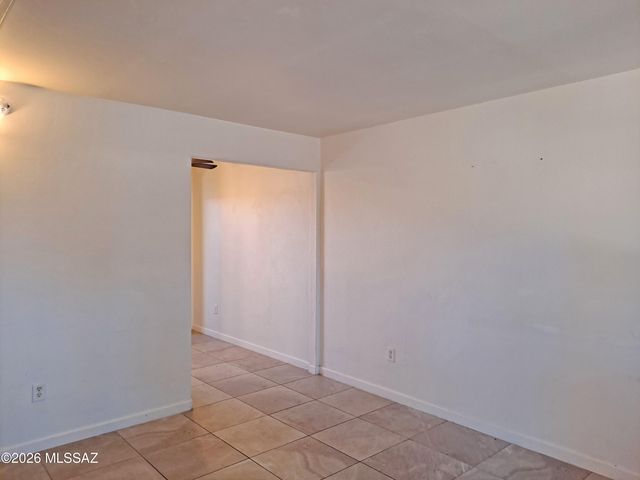 350 N Silverbell Rd Apt 40, Tucson, AZ 85745