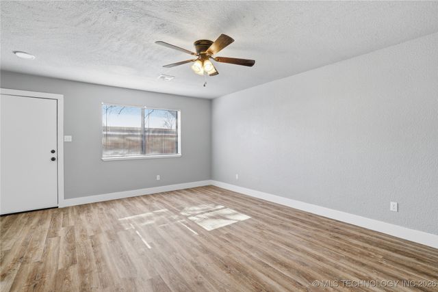 3601 Dawna Street, Durant, OK 74701