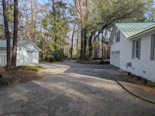 304 Woodland Drive, Summerville, SC 29485