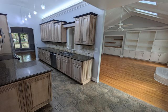 304 Woodland Drive, Summerville, SC 29485