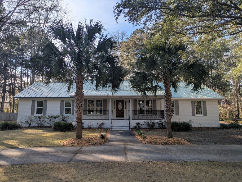 304 Woodland Drive, Summerville, SC 29485