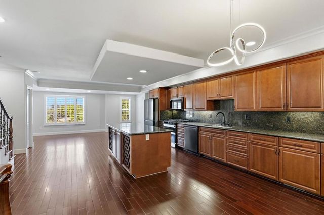 10700 Stevens Canyon Road, Cupertino, CA 95014