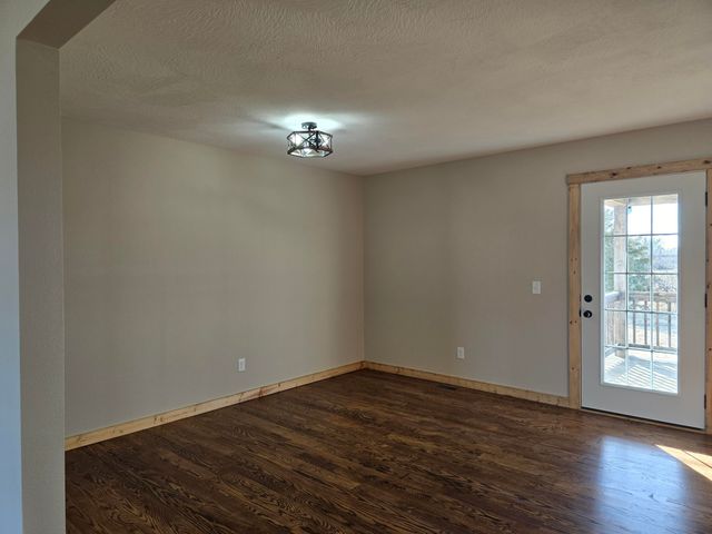 735 Boardwalk, Seymour, MO 65746