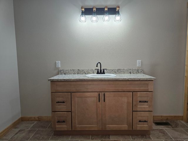 735 Boardwalk, Seymour, MO 65746