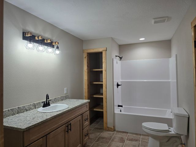 735 Boardwalk, Seymour, MO 65746