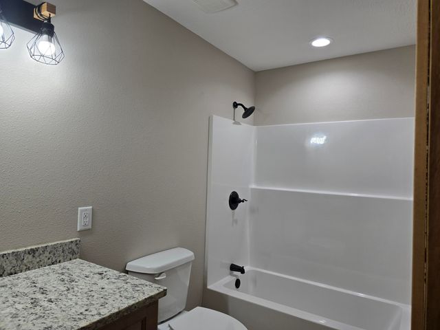 735 Boardwalk, Seymour, MO 65746