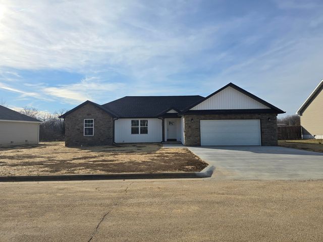 735 Boardwalk, Seymour, MO 65746