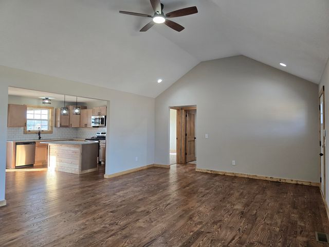 735 Boardwalk, Seymour, MO 65746