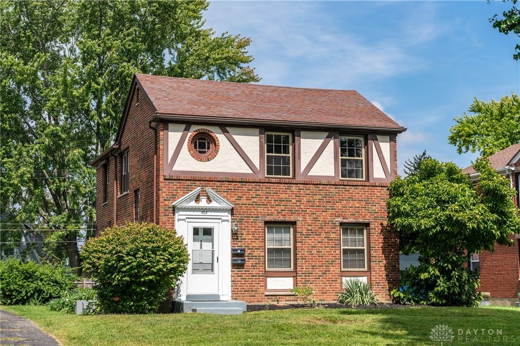 425 Orchard Drive, Oakwood, OH 45419