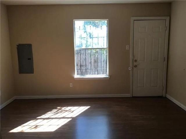 1504 E Mulkey Street, Fort Worth, TX 76104