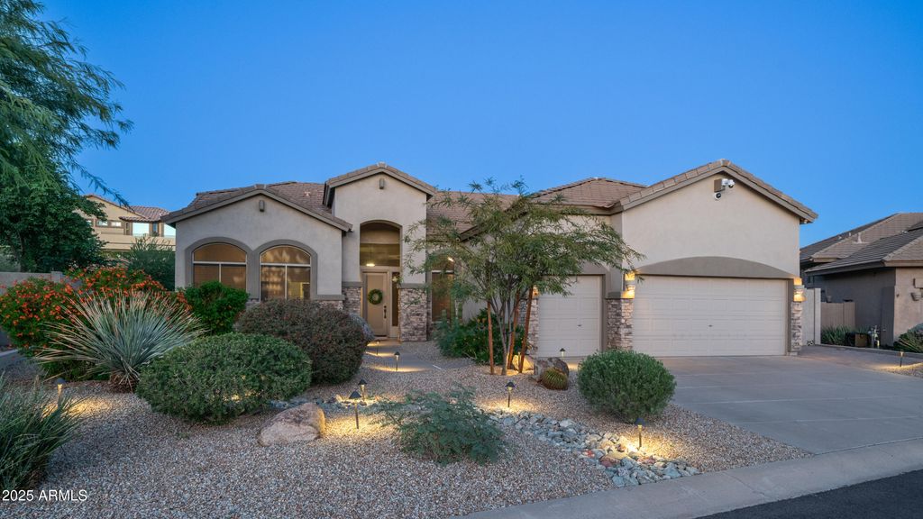 8056 E SANDIA Circle, Mesa, AZ 85207