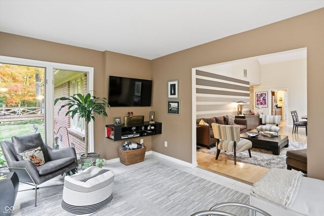 9334 W Point Place, Indianapolis, IN 46268