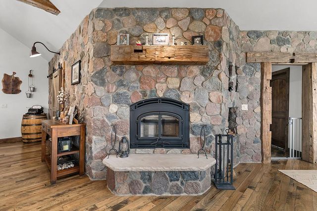 E9588 MULROY ROAD, New London, WI 54961