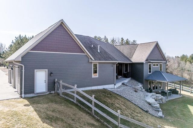 E9588 MULROY ROAD, New London, WI 54961