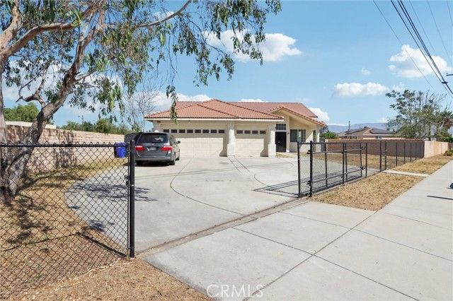 548 Bloomington Avenue, Rialto, CA 92376