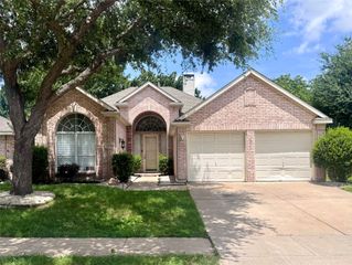 6302 Willowstone Trail, Arlington, TX 76018