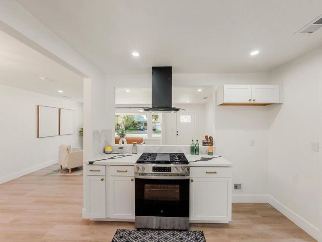 1526 W Monterey Ave, Stockton, CA 95204