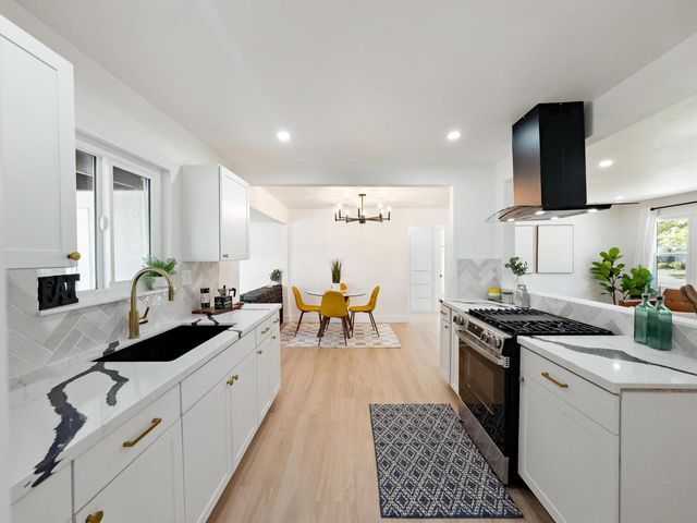 1526 W Monterey Ave, Stockton, CA 95204