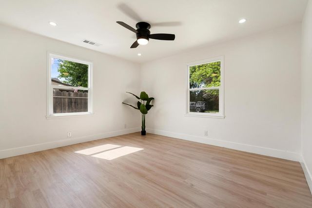 1526 W Monterey Ave, Stockton, CA 95204