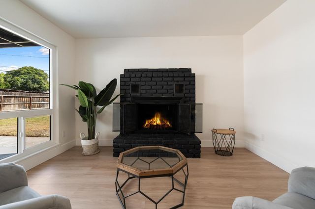 1526 W Monterey Ave, Stockton, CA 95204