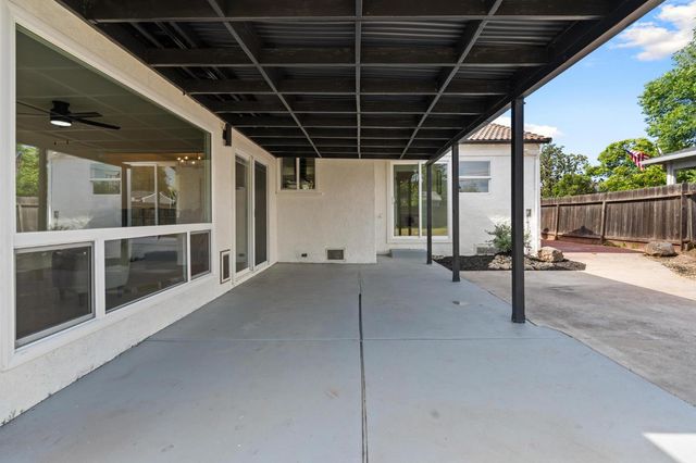 1526 W Monterey Ave, Stockton, CA 95204