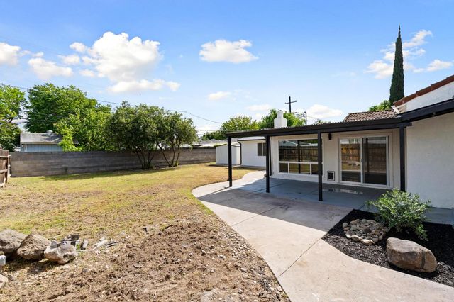 1526 W Monterey Ave, Stockton, CA 95204