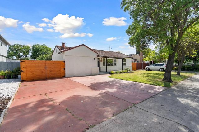 1526 W Monterey Ave, Stockton, CA 95204