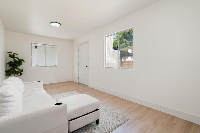 1526 W Monterey Ave, Stockton, CA 95204