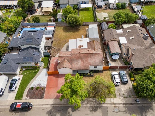 1526 W Monterey Ave, Stockton, CA 95204