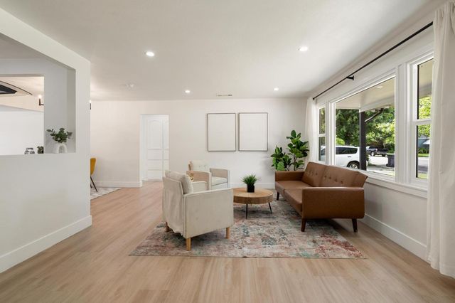 1526 W Monterey Ave, Stockton, CA 95204