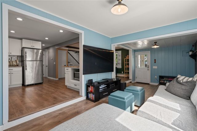 9 Rebecca Street, Coventry, RI 02816