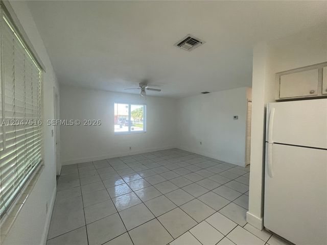 5200 NW 16th St 1, Lauderhill, FL 33313