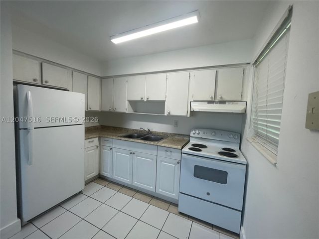 5200 NW 16th St 1, Lauderhill, FL 33313