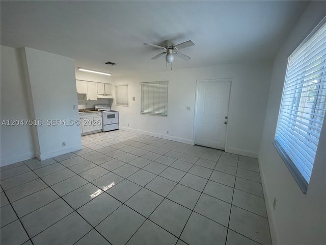 5200 NW 16th St 1, Lauderhill, FL 33313