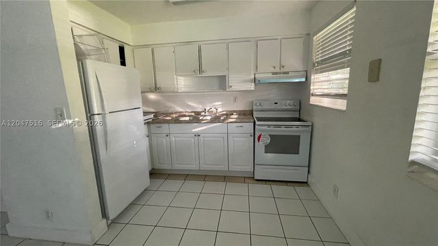 5200 NW 16th St 1, Lauderhill, FL 33313