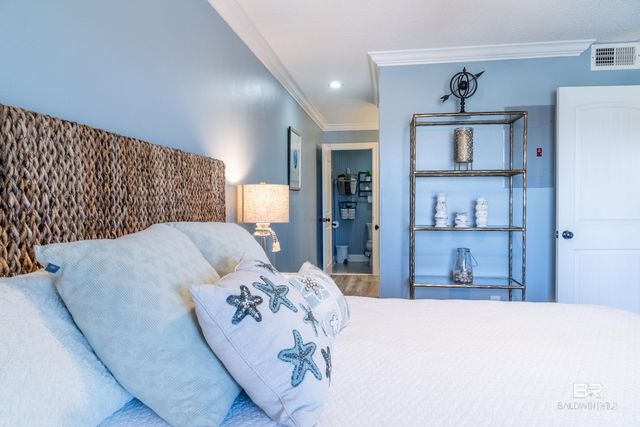 4615 PORT SIDE Lane 202, Gulf Shores, AL 36542
